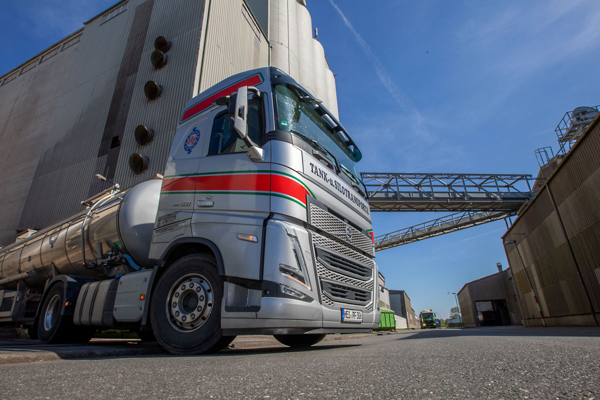 LKW Fuhrpark der Spedition Henning Peters